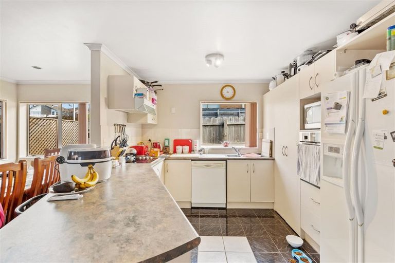 Photo of property in 51 Broadfield Street, Massey, Auckland, 0614