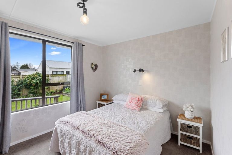 Photo of property in 24a He Awa Crescent, Waikanae, 5036