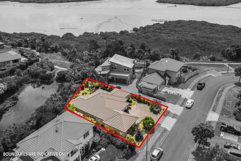 Photo of property in 14 Stranraer Crescent, Wattle Downs, Auckland, 2103