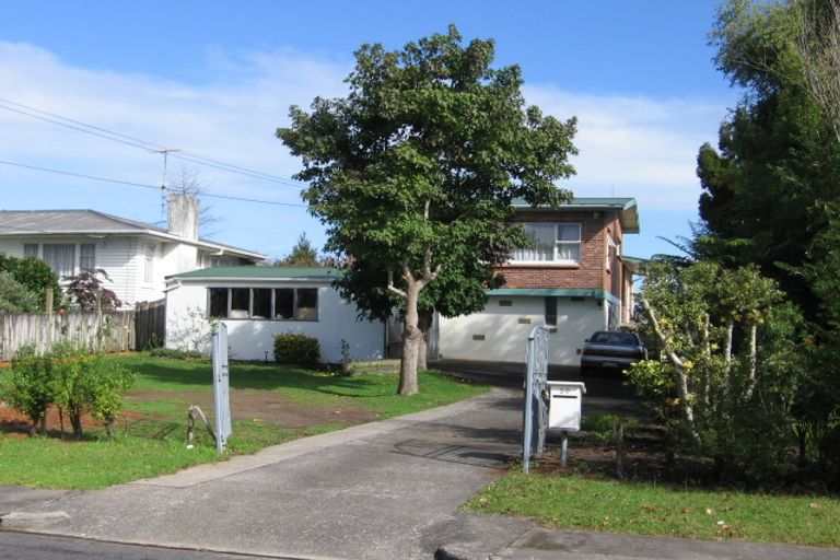 Photo of property in 20 Longburn Road, Henderson, Auckland, 0610