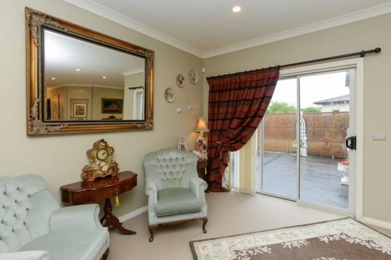 Photo of property in Heynes Place, 16 Heynes Place, Clive, 4102
