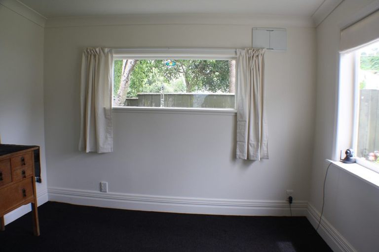 Photo of property in 71 Sutherland Road, Melrose, Wellington, 6023