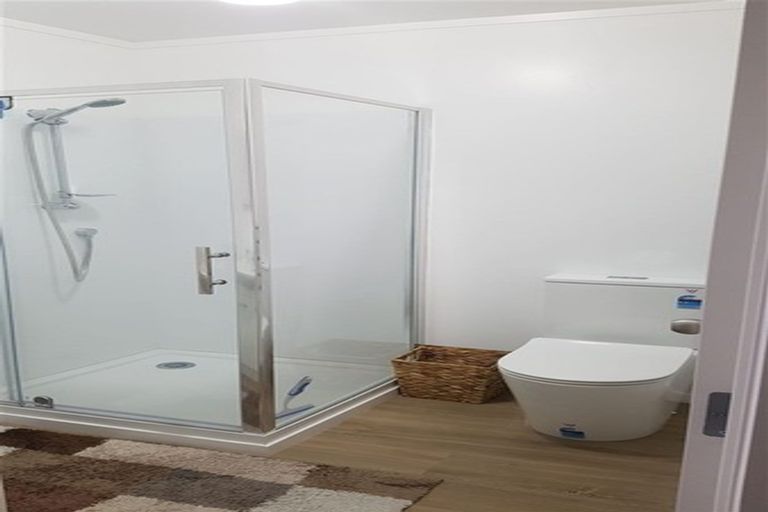 Photo of property in 1/149 Farquhar Road, Glendene, Auckland, 0602