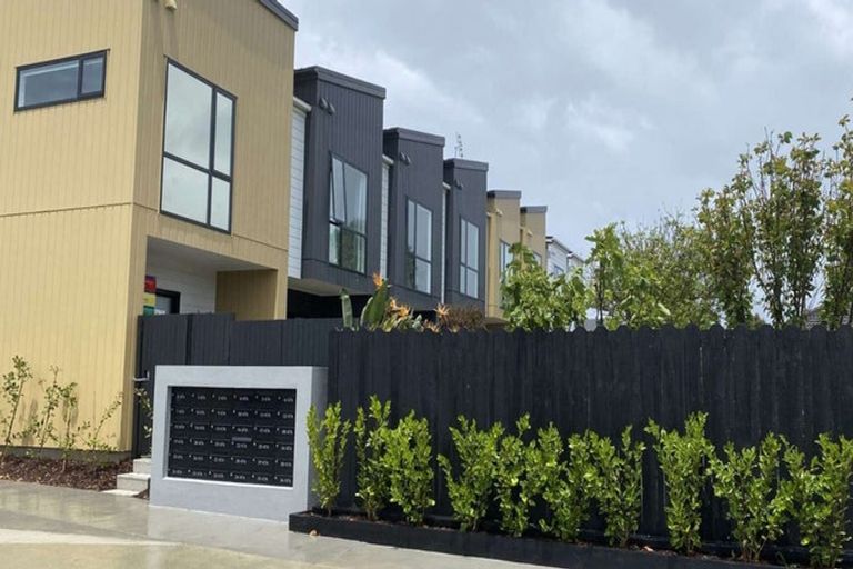 Photo of property in 17/47a Huntington Drive, Huntington Park, Auckland, 2013