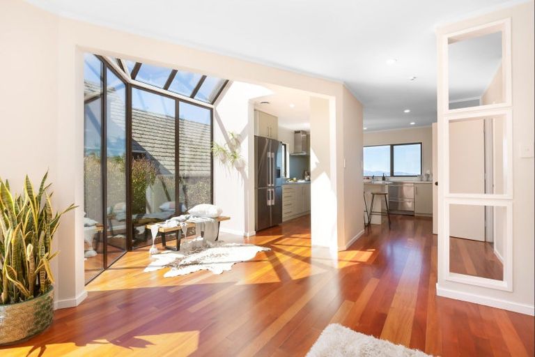 Photo of property in 9 Satara Crescent, Khandallah, Wellington, 6035