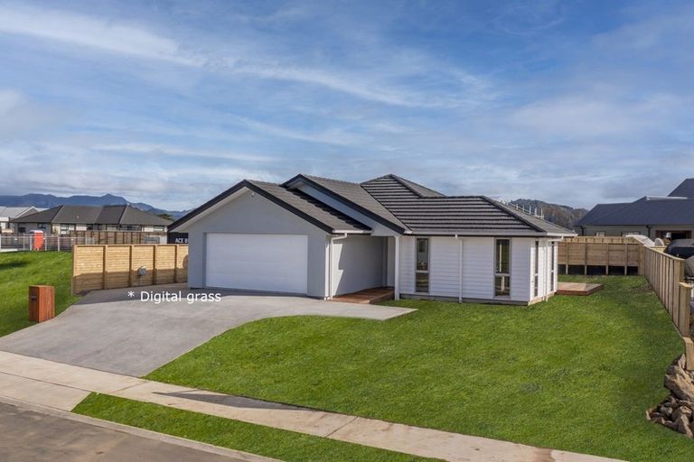 Photo of property in 12 Awatea Drive, Whitianga, 3510
