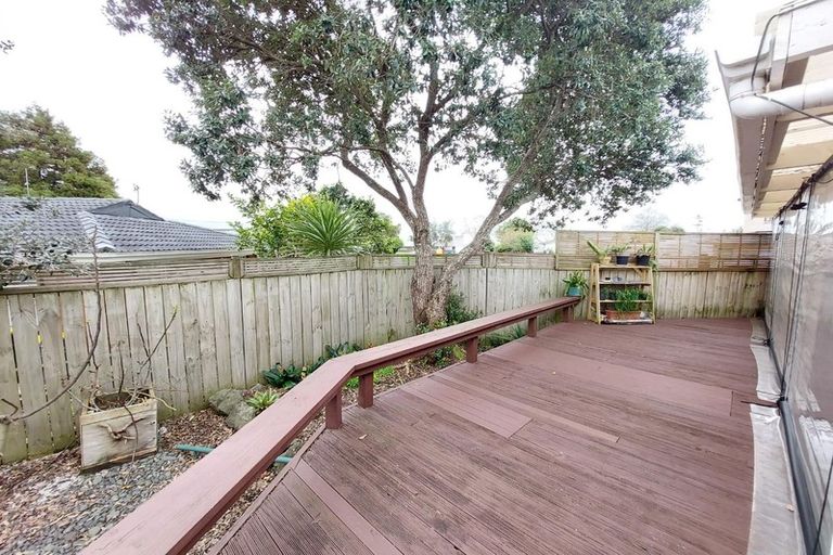 Photo of property in 723c Te Atatu Road, Te Atatu Peninsula, Auckland, 0610