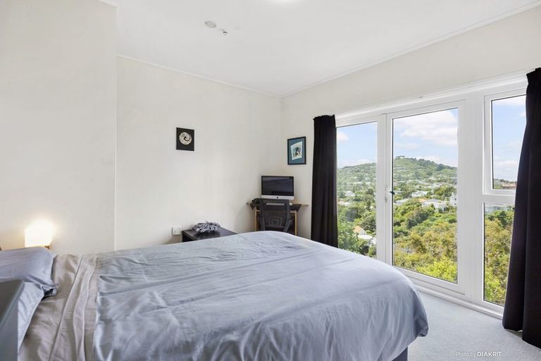 Photo of property in 17 Espin Crescent, Karori, Wellington, 6012