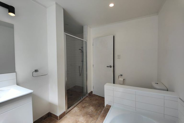 Photo of property in 5a Robert Street, Newlands, Wellington, 6037