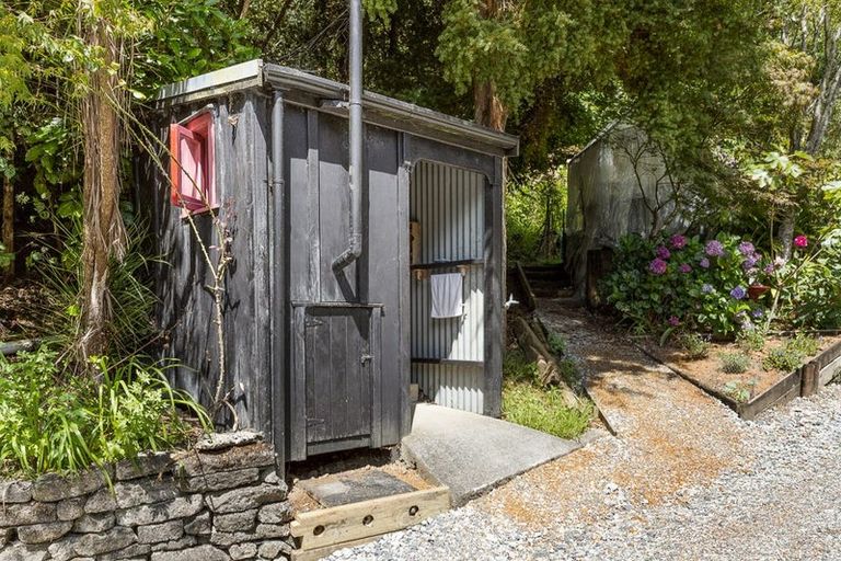 Photo of property in 26 Brick Bay Drive, Sandspit, Warkworth, 0982