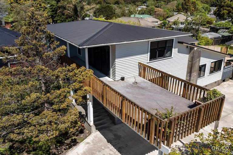 Photo of property in 76 Horoeka Street, Stokes Valley, Lower Hutt, 5019