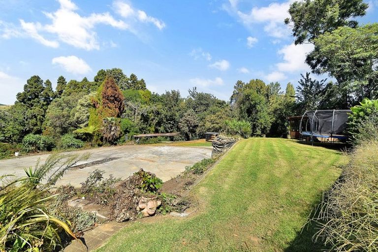 Photo of property in 33 Waikite Road, Welcome Bay, Tauranga, 3112