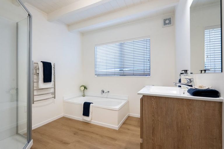 Photo of property in 27 Hastings Parade, Devonport, Auckland, 0624