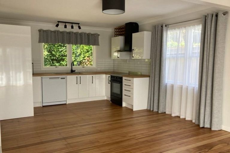 Photo of property in 1/5b Mcintyre Road, Mangere Bridge, Auckland, 2022