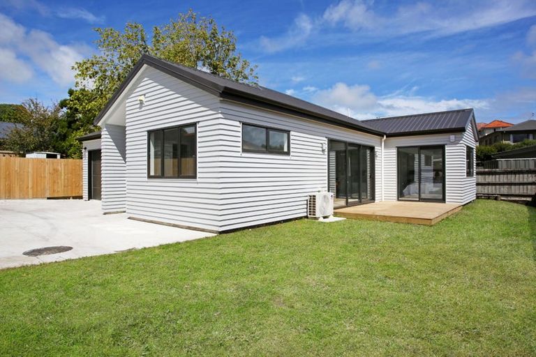 Photo of property in 19 Mellsop Avenue, Waiuku, 2123
