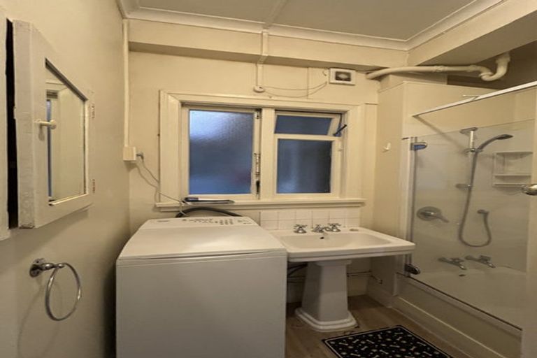 Photo of property in Elms Court Flats, 8/367 The Terrace, Te Aro, Wellington, 6011