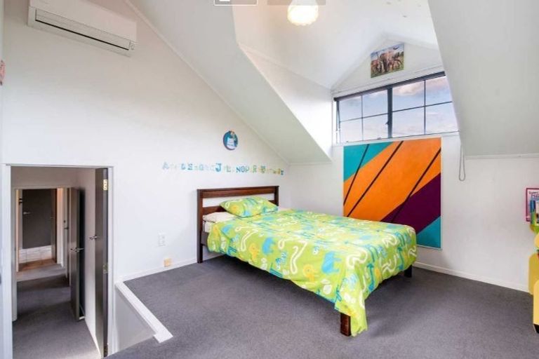 Photo of property in 48 Donovan Avenue, Massey, Auckland, 0614