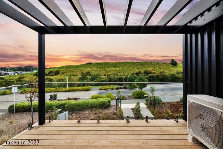 Photo of property in 12a Tikati Rise, Long Bay, Auckland, 0630