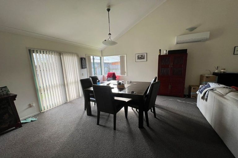 Photo of property in 8a Formby Avenue, Point Chevalier, Auckland, 1022