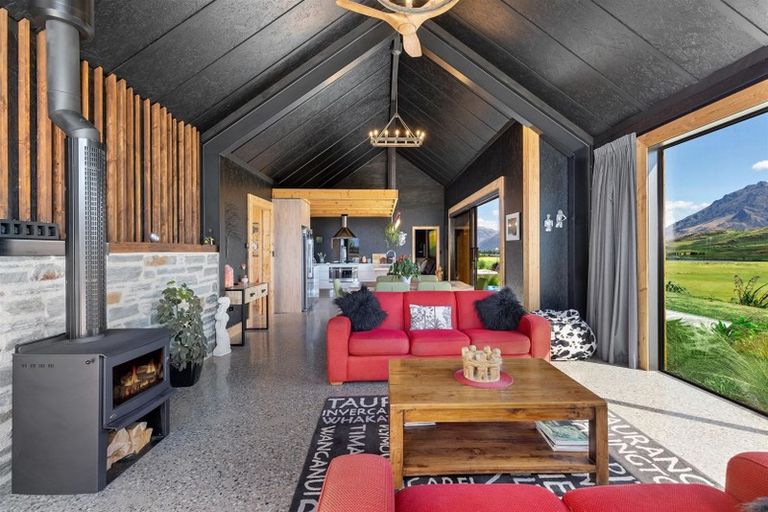 Photo of property in 11 Cunninghams Drive, Jacks Point, Queenstown, 9371