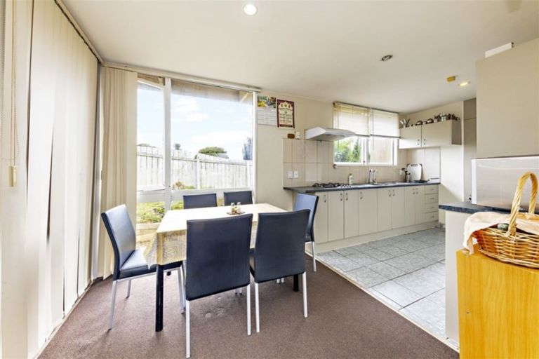 Photo of property in 2/14 Kenderdine Road, Papatoetoe, Auckland, 2025