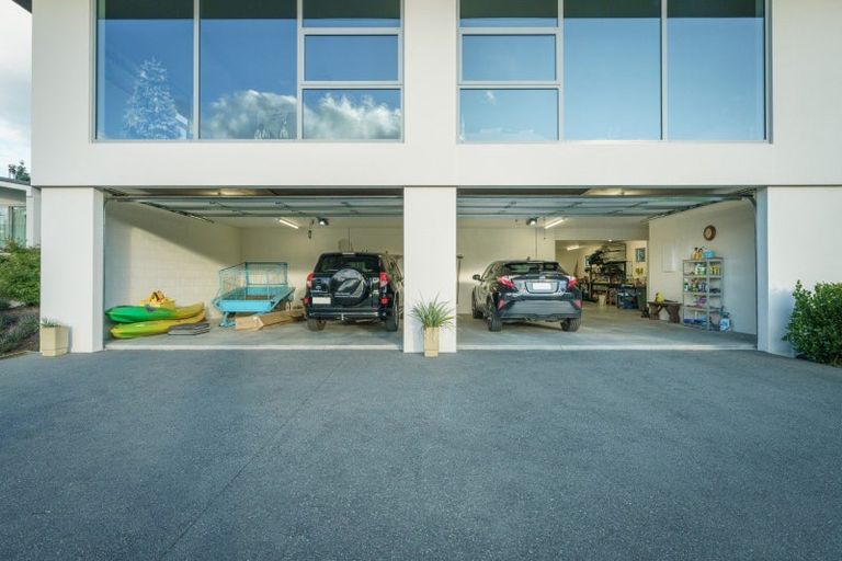 Photo of property in 10 Bevan Place, Wanaka, 9305