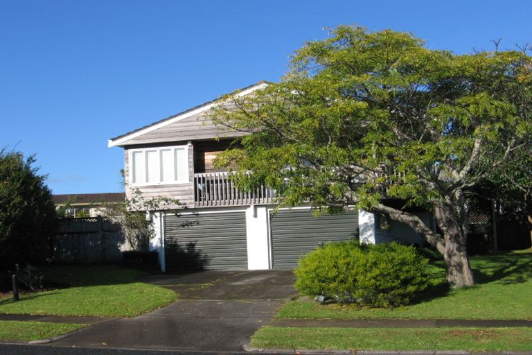 Photo of property in 28 Fielding Crescent, Farm Cove, Auckland, 2012