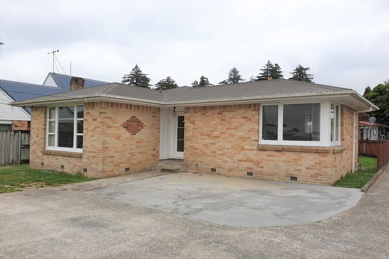 Photo of property in 6 Inverness Avenue, Hamilton East, Hamilton, 3216
