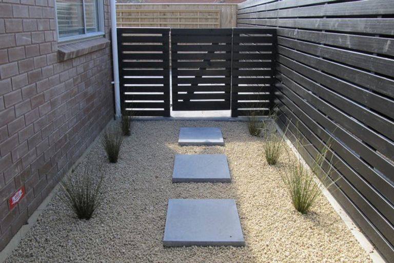 Photo of property in 9a Linden Avenue, Tawa, Wellington, 5028