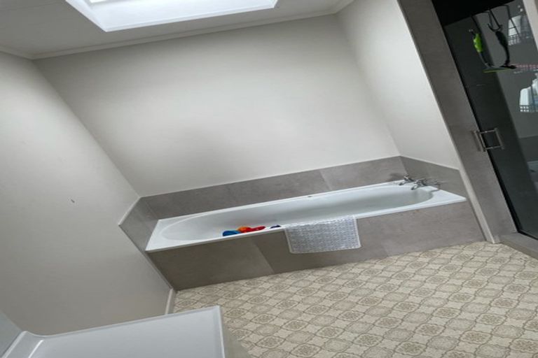 Photo of property in 10a Chilman Street, Strandon, New Plymouth, 4312