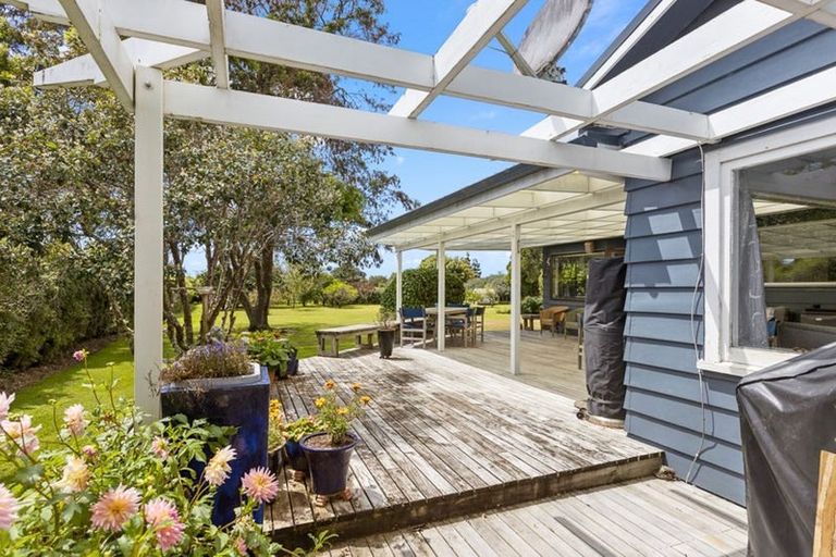 Photo of property in 71 Jones Road, Tawharanui Peninsula, Warkworth, 0986