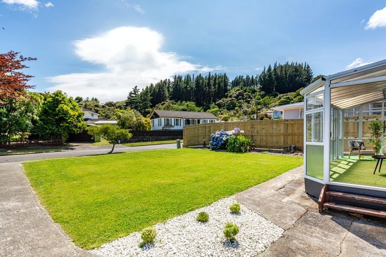 Photo of property in 10 Mimihau Grove, Wainuiomata, Lower Hutt, 5014