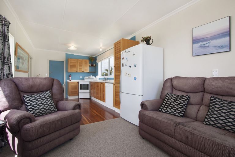 Photo of property in 124 Seaforth Road, Waihi Beach, 3611