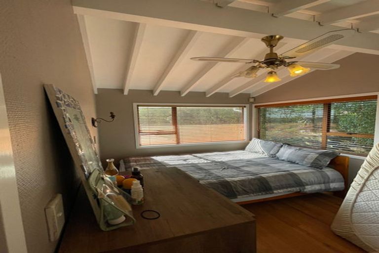 Photo of property in 50 Highland Park Drive, Highland Park, Auckland, 2010