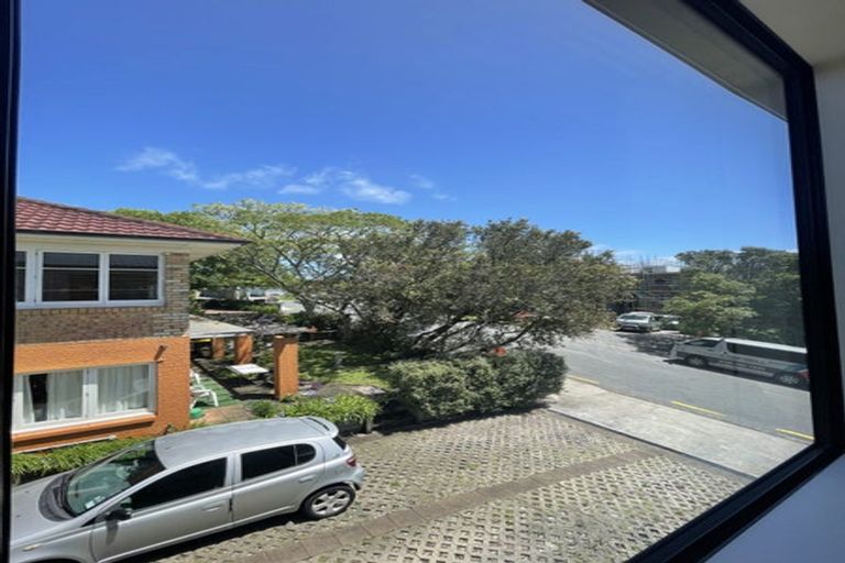 Photo of property in 1 Zion Road, Birkenhead, Auckland, 0626