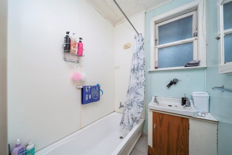 Photo of property in 81 Fairfield Road, Hawera, 4610