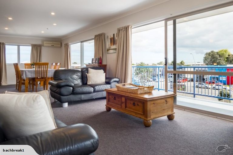 Photo of property in 138 Molesworth Street, Taita, Lower Hutt, 5011