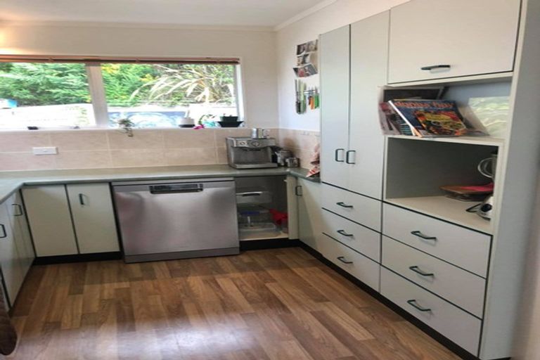 Photo of property in 2 Anaheim Place, Churton Park, Wellington, 6037