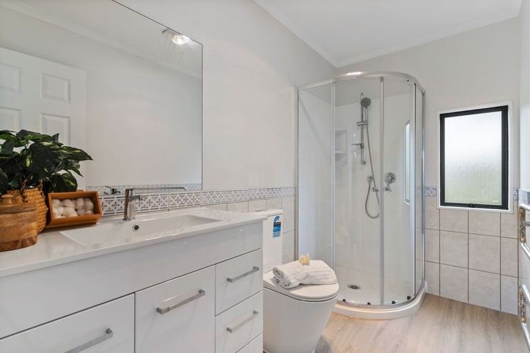 Photo of property in 15 Ali Place, Ranui, Auckland, 0612