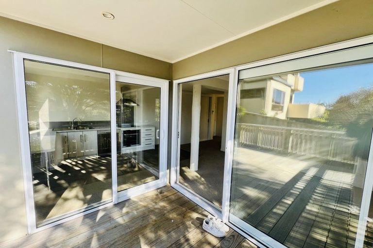 Photo of property in 3/6 Braemar Road, Rothesay Bay, Auckland, 0630