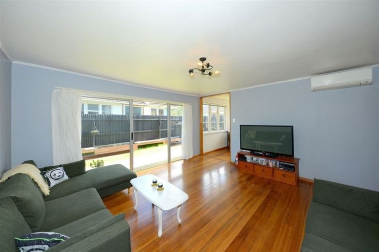 Photo of property in 2/7 Wilmot Street, Northcote, Christchurch, 8052