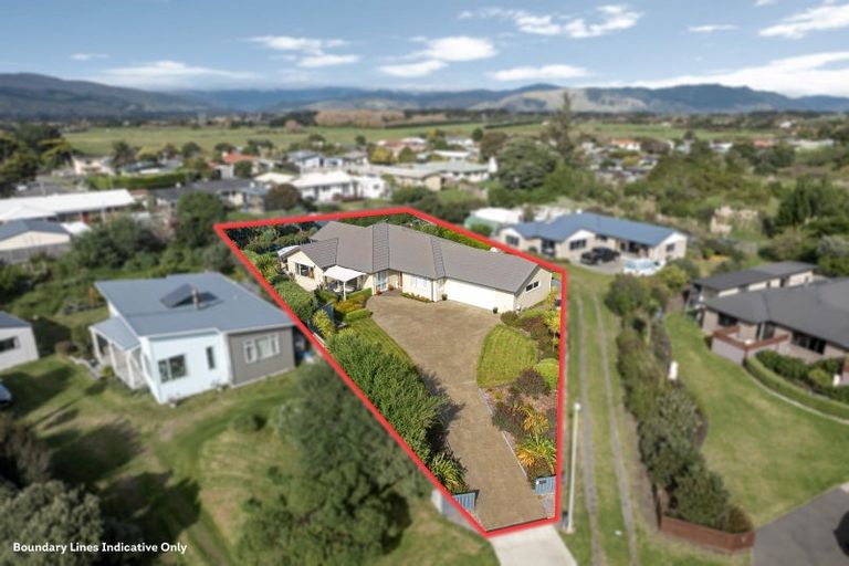 Photo of property in 11 Byron Brown Place, Otaki Beach, Otaki, 5512