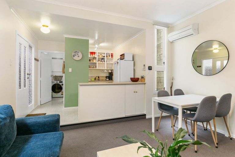 Photo of property in 84 Rolleston Street, Mount Cook, Wellington, 6021