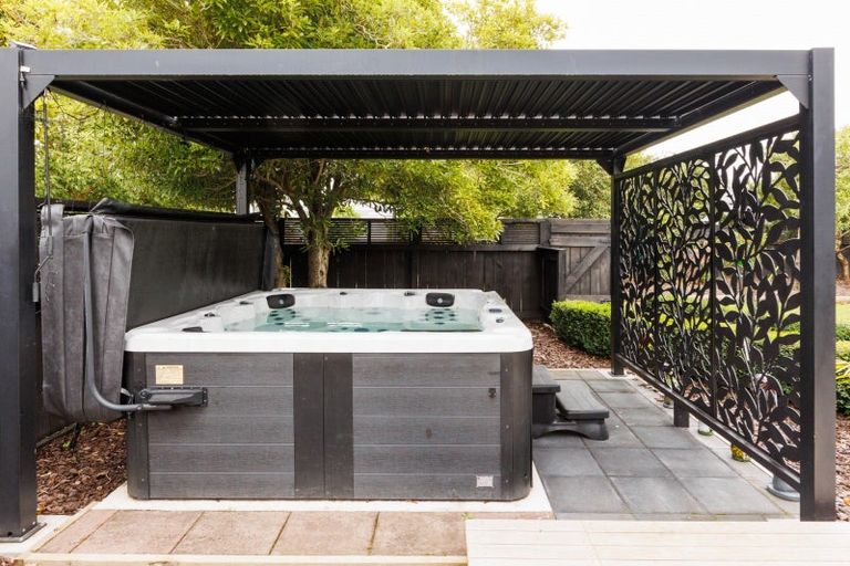 Photo of property in 32 Manson Street, Terrace End, Palmerston North, 4410