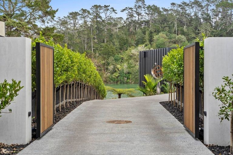 Photo of property in 30 Kingfisher Grove, Greenhithe, Auckland, 0632