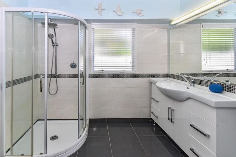 Photo of property in 2b Cliff Road, Papakura, 2110