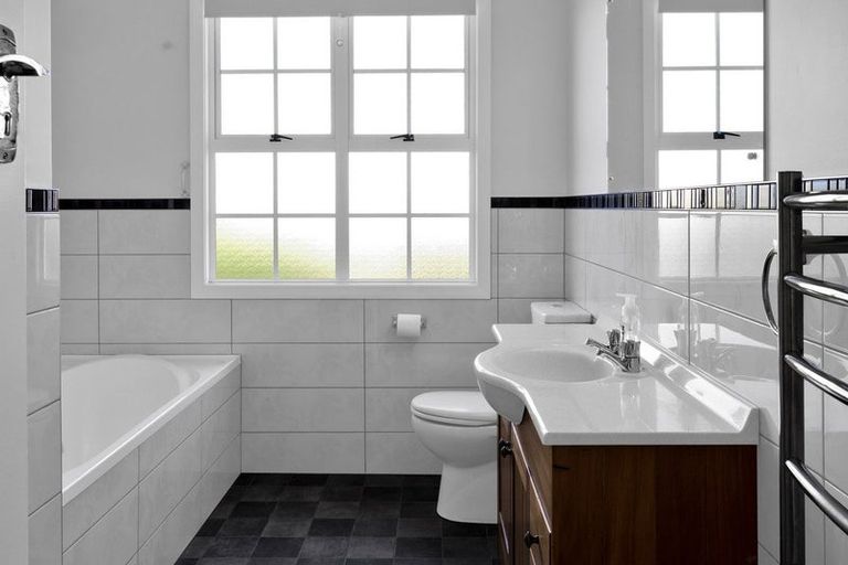 Photo of property in 35 Campbell Street, Hawera, 4610