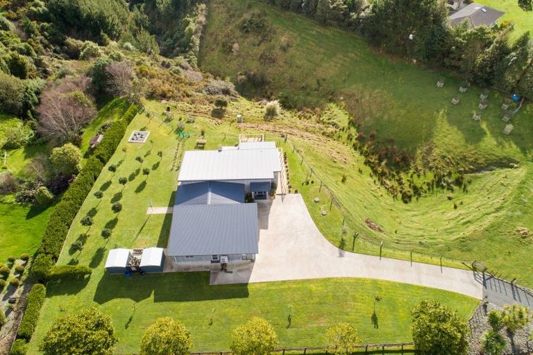 Photo of property in 74 Polson Hill Drive, Aokautere, Palmerston North, 4471