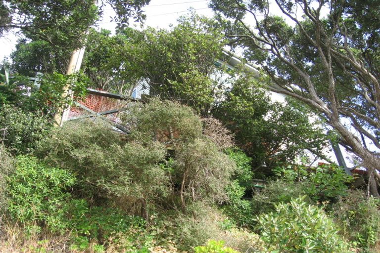 Photo of property in 92 Tannadyce Street, Strathmore Park, Wellington, 6022