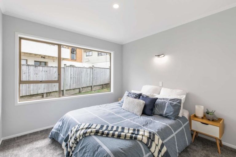 Photo of property in 2/42 Raleigh Road, Northcote, Auckland, 0627